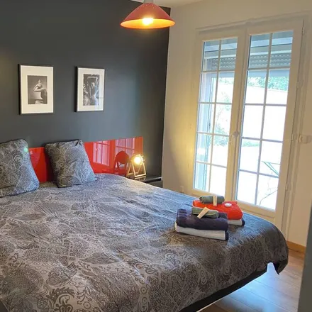 Rent this 5 bed house on 06140 Tourrettes-sur-Loup