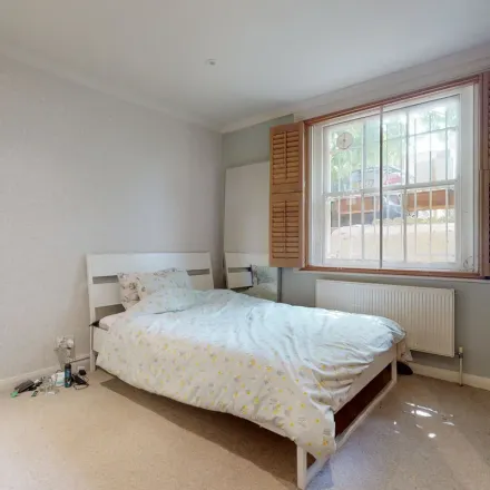 Image 2 - 48 Lillie Road, London, SW6 1UF, United Kingdom - Apartment for rent