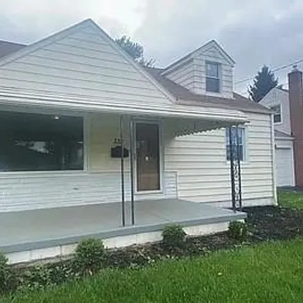 Buy this 3 bed house on 339 Overlook Boulevard in Struthers, OH 44471