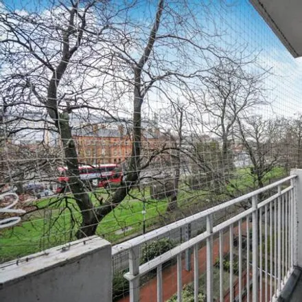 Image 5 - Kemsley, Lewisham Park, London, SE13 6QW, United Kingdom - Apartment for sale