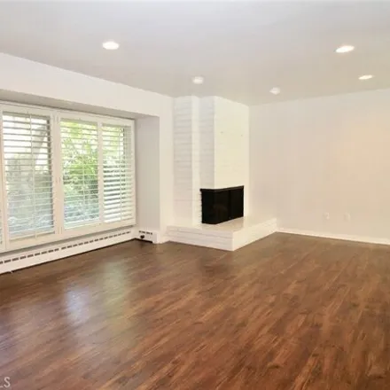 Image 4 - Archer School for Girls, Beverly Court, Los Angeles, CA 90049, USA - House for rent