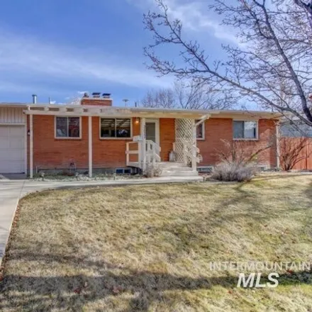 Buy this 5 bed house on 2822 South Laurelhurst Drive in Boise, ID 83705