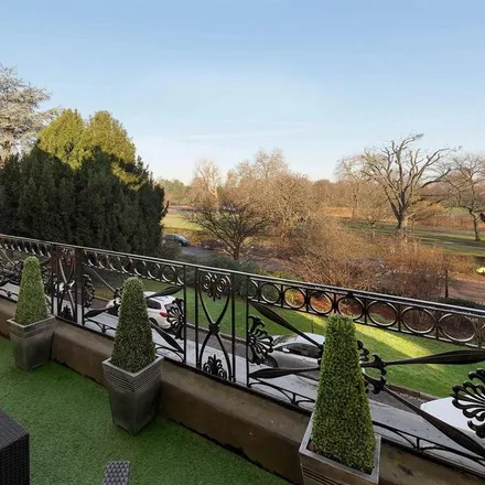 Rent this 7 bed townhouse on 3 Hanover Terrace in London, NW1 4RJ