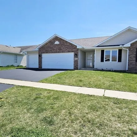 Buy this 3 bed house on Lafayette Sidewalk in Belvidere, IL 61008