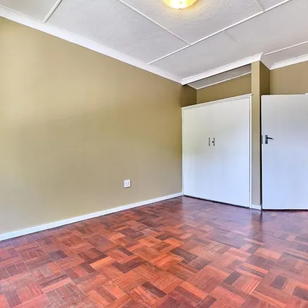 Image 3 - 3rd Avenue, Illovo, Rosebank, 2196, South Africa - Apartment for rent