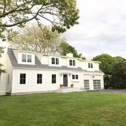 Rent this 4 bed house on 12 Hildreth Place in Southampton, Hampton Bays