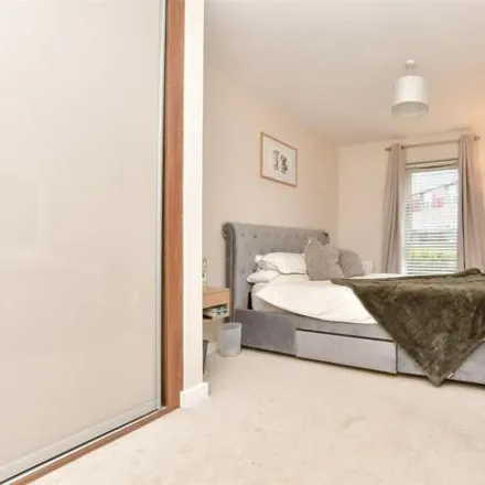 Image 6 - Atherstone Heights, Crendon Park, Southborough, TN4 0BE, United Kingdom - Apartment for sale