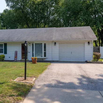 Buy this 3 bed house on 104 Countryside Lane in Fairview Heights, IL 62208
