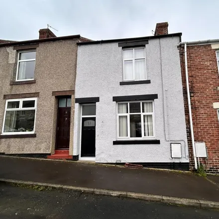 Rent this 2 bed townhouse on Arthur Street in Ushaw Moor, DH7 7RH