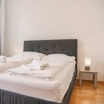 Rent this 5 bed apartment on Stanislausgasse 7 in 1030 Vienna, Austria
