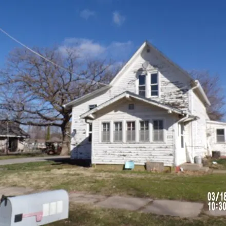Buy this 3 bed house on 552 West Ella Street in Beatrice, NE 68310