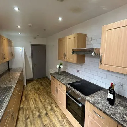 Rent this 6 bed townhouse on 54 in 56 Headingley Mount, Leeds