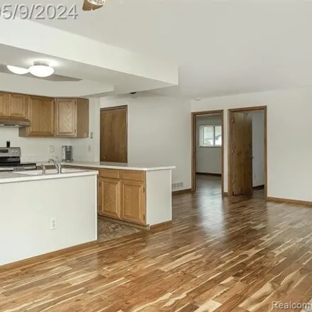 Image 4 - 50761 Bower Court, Chesterfield Township, MI 48047, USA - Condo for sale