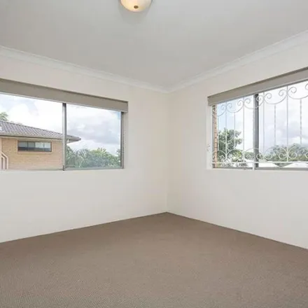 Image 2 - 60 Earl Street, Greenslopes QLD 4120, Australia - Apartment for rent