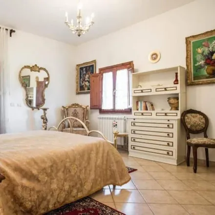 Rent this 3 bed house on Ex stazione di Fauglia-Lorenzana in Via Fondo la Grotta, 56043 Acciaiolo PI