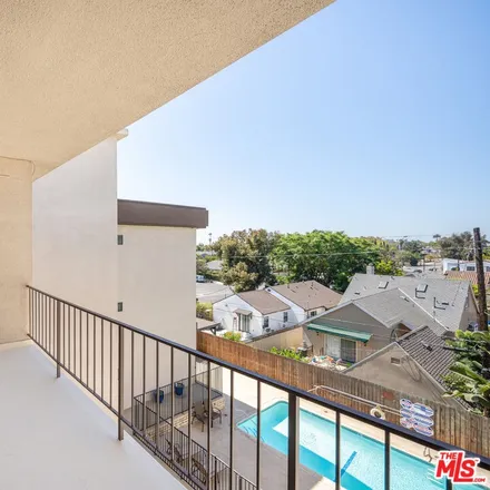 Image 9 - 2175 South Beverly Glen Boulevard, Los Angeles, CA 90025, USA - Condo for sale
