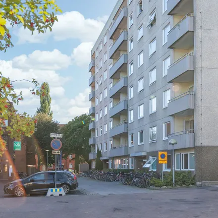 Rent this 2 bed apartment on Mariedalsgatan 6-8 in 652 20 Karlstad, Sweden