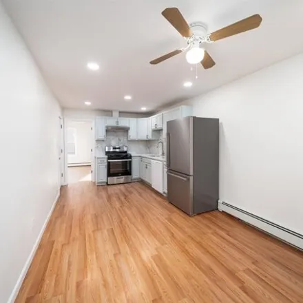 Image 2 - 59 Hutton Street, Jersey City, NJ 07307, USA - House for rent