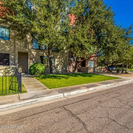 Image 2 - 3447 East Lance Lane, Phoenix, AZ 85018, USA - House for sale
