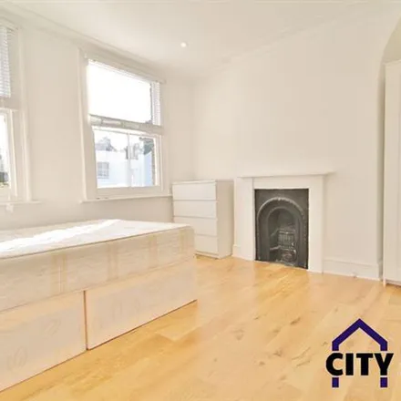 Image 6 - Maud Wilkes Close, London, NW5 2QG, United Kingdom - Townhouse for rent