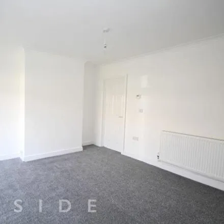Image 5 - Mountain Ash, Rochdale, OL12 7JD, United Kingdom - Townhouse for rent