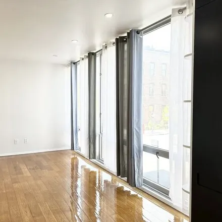 Image 3 - 240 North Henry Street, New York, NY 11222, USA - Townhouse for rent
