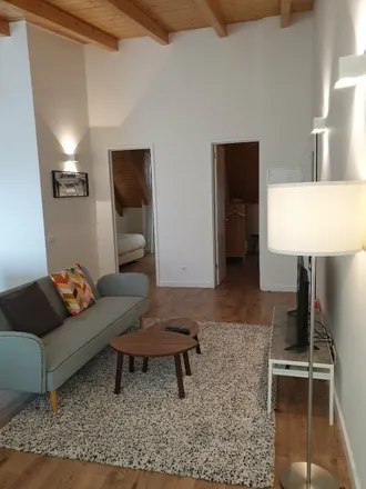 Rent this 2 bed apartment on Farmácia do Marquês in Avenida Duque de Loulé 61-65, 1050-085 Lisbon