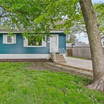 Buy this 3 bed house on 2441 East 24th Street in Des Moines, IA 50317