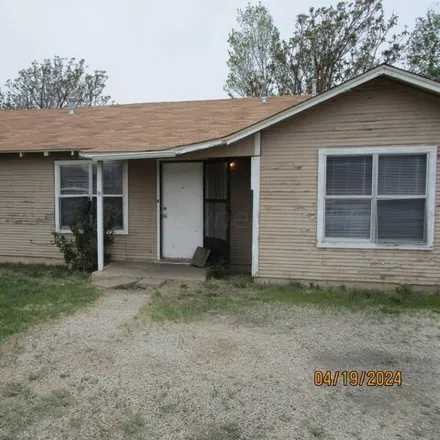 Rent this 3 bed house on Morton Lumber in 700 South Cedar Street, Borger
