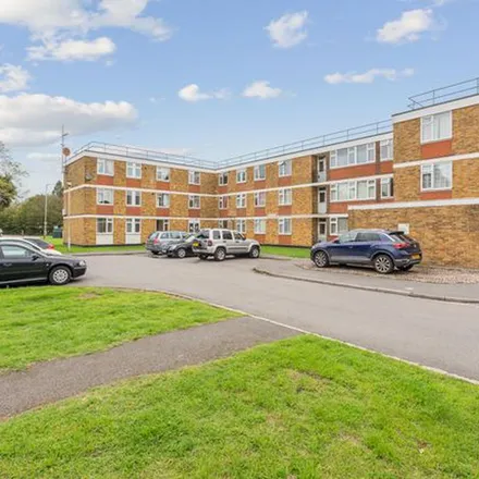 Rent this 2 bed apartment on Fulmer Road in Gerrards Cross, SL9 7EG