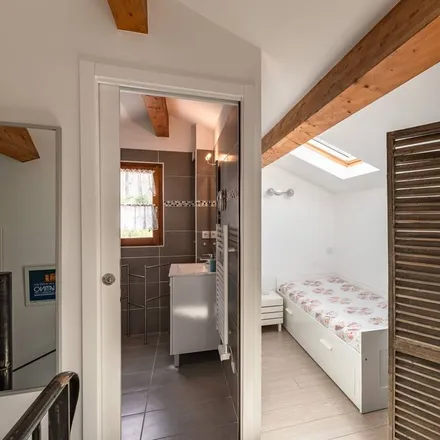 Rent this 2 bed house on Strada Di Teti in 20246 Santo-Pietro-di-Tenda, France
