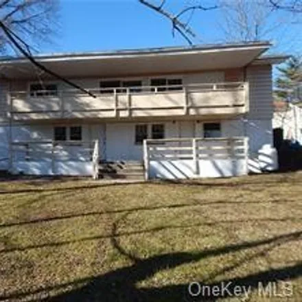 Rent this 3 bed house on 23 Fair Avenue in East Middletown, Mechanicstown
