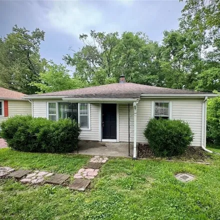 Buy this 2 bed house on 1542 Stoddard Street in Cape Girardeau, MO 63701