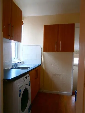 Rent this 3 bed apartment on Simonside Terrace in Newcastle upon Tyne, NE6 5DS