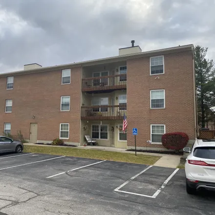 Buy this 2 bed condo on 7 Highland Meadows Drive in Highland Heights, Campbell County