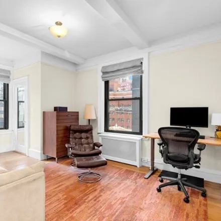 Image 5 - 212 East 48th Street, New York, NY 10017, USA - Apartment for sale