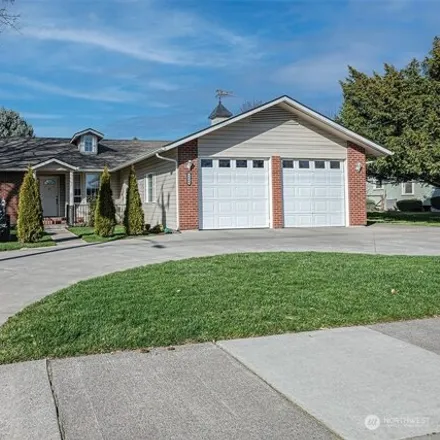 Buy this 3 bed house on 1249 Pleasant Street in Walla Walla, WA 99362