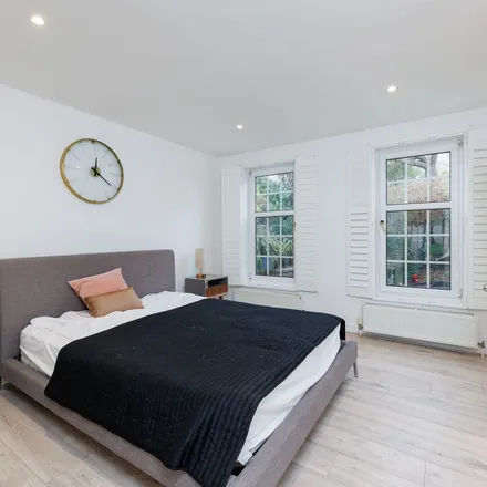 Image 6 - Newstead Way, London, SW19 5HR, United Kingdom - Townhouse for rent
