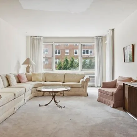 Image 2 - 3755 Henry Hudson Parkway West, New York, NY 10463, USA - Apartment for sale