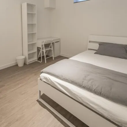 Image 2 - Valkenburgerstraat 90, 1011 LZ Amsterdam, Netherlands - Room for rent