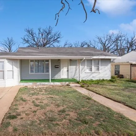 Buy this 3 bed house on 309 14th Street in Levelland, TX 79336