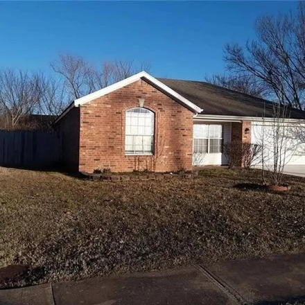 Rent this 3 bed house on 1266 South Oleander Lane in Fayetteville, AR 72704