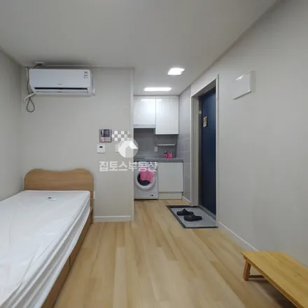 Image 2 - 서울특별시 관악구 봉천동 97-8 - Apartment for rent