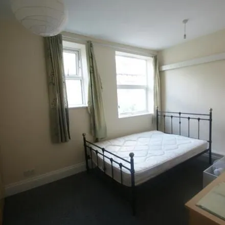 Image 4 - Spring Grove Walk, Leeds, LS6 1RR, United Kingdom - Room for rent