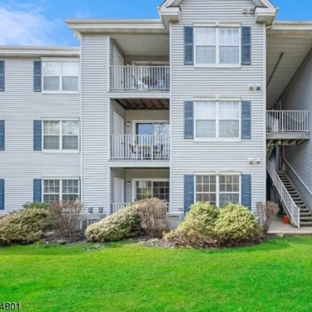 Buy this 2 bed condo on 679 Stratford Place in Chimney Rock, Bridgewater Township