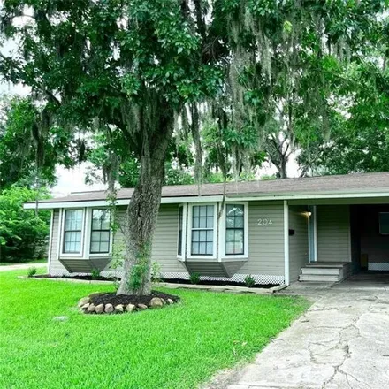 Rent this 3 bed house on 204 Azalea St in Lake Jackson, Texas