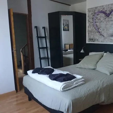 Rent this 3 bed house on 82410 Saint-Étienne-de-Tulmont