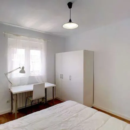 Image 5 - Calle de Illescas, 29, 28024 Madrid, Spain - Apartment for rent