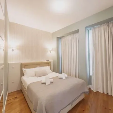 Rent this 2 bed apartment on Monumento ao Infante Dom Henrique in Rua do Infante Dom Henrique 4050-450, 4050-295 Porto