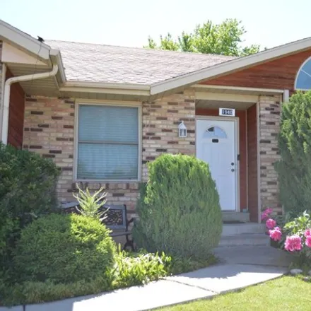 Rent this 4 bed house on 1940 N 270 E in Orem, Utah